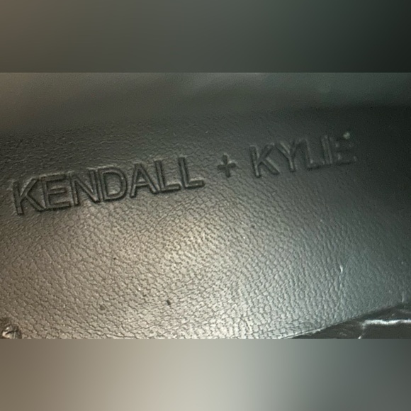 KENDALL + KYLIE Womens Blythe2 Velvet Chunky
Ankle Boots, Grey, Size 8 M - Picture 4 of 11